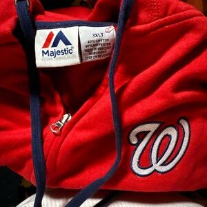 Majestic men’s Red and Blue Washington Nationals zip up sweatshirt. Worn twice